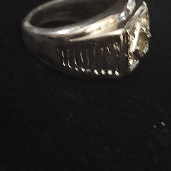 Men's Ring - Picture 6 of 12
